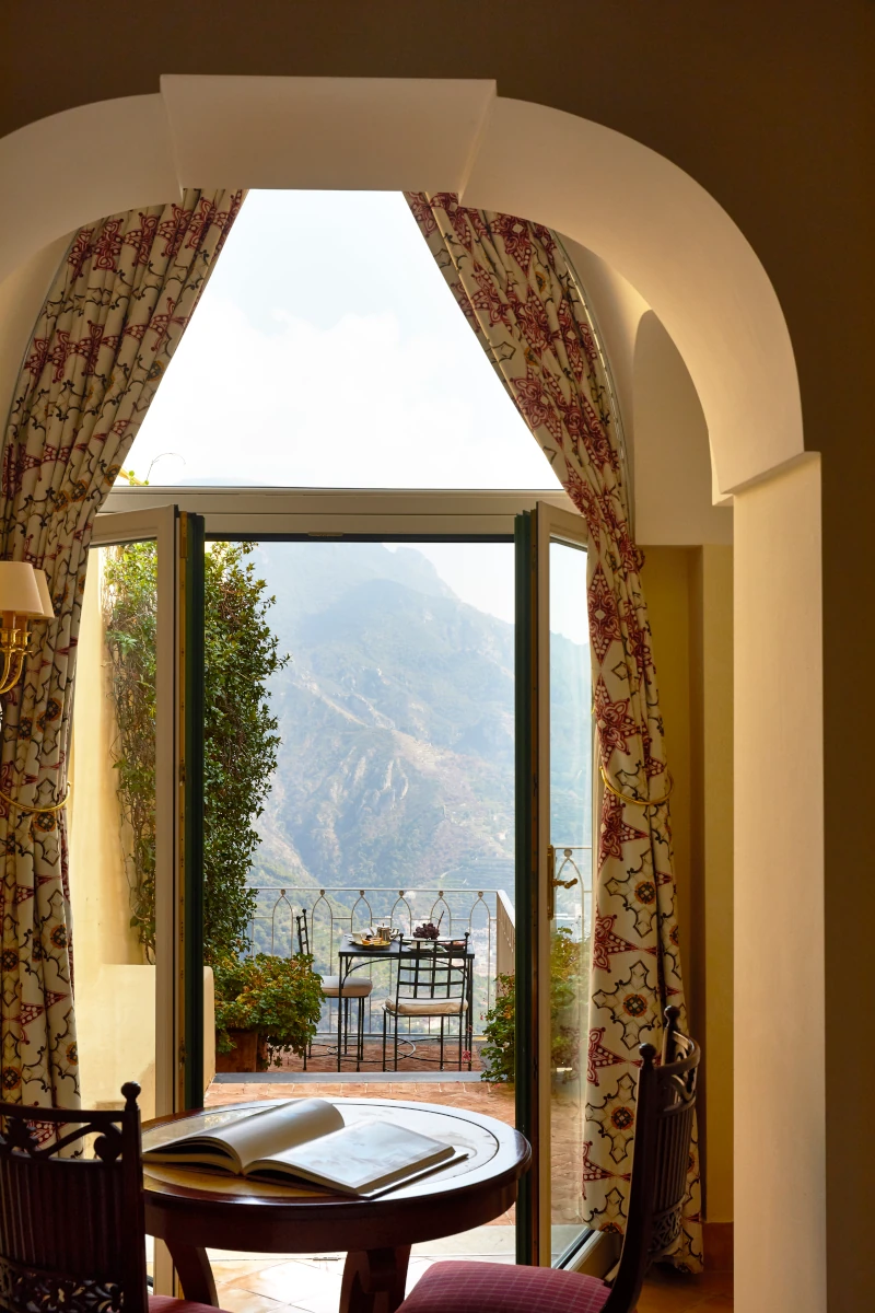 belmond-luxury-hotel-suite